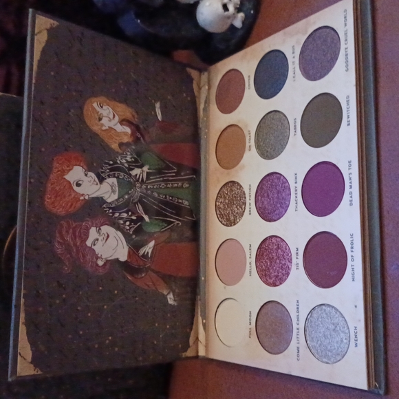 COPY - Colorpop Limited edition "Hocus pocus gather round sisters" eye shadow p… - Picture 3 of 11